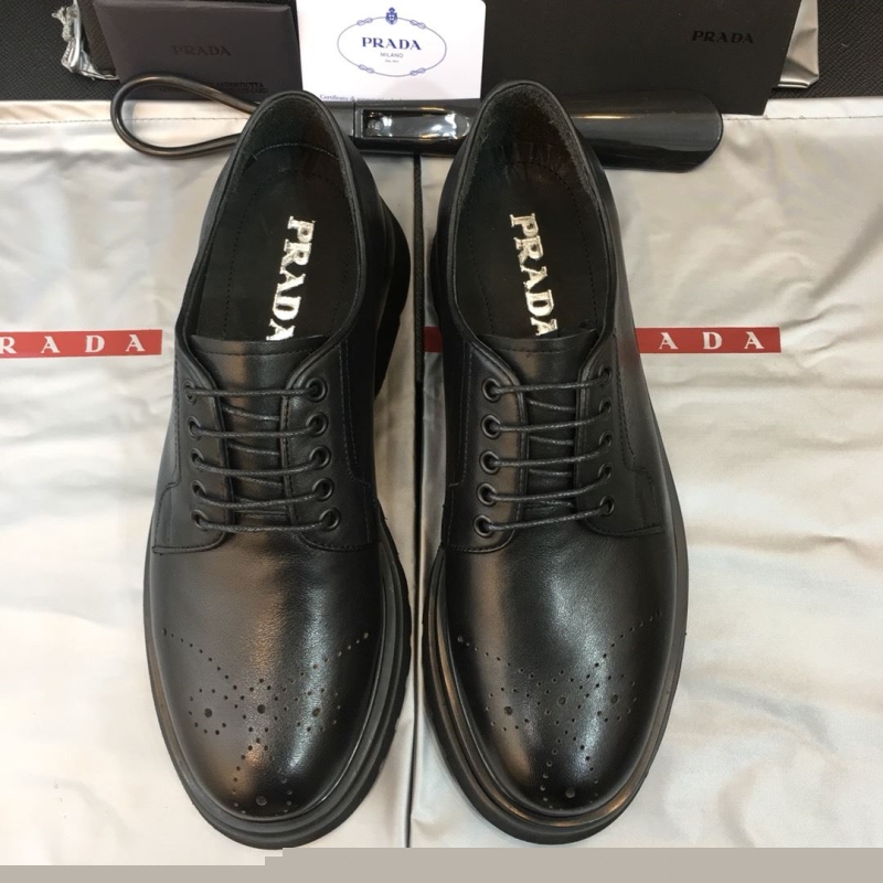 Pra*a leather shoes